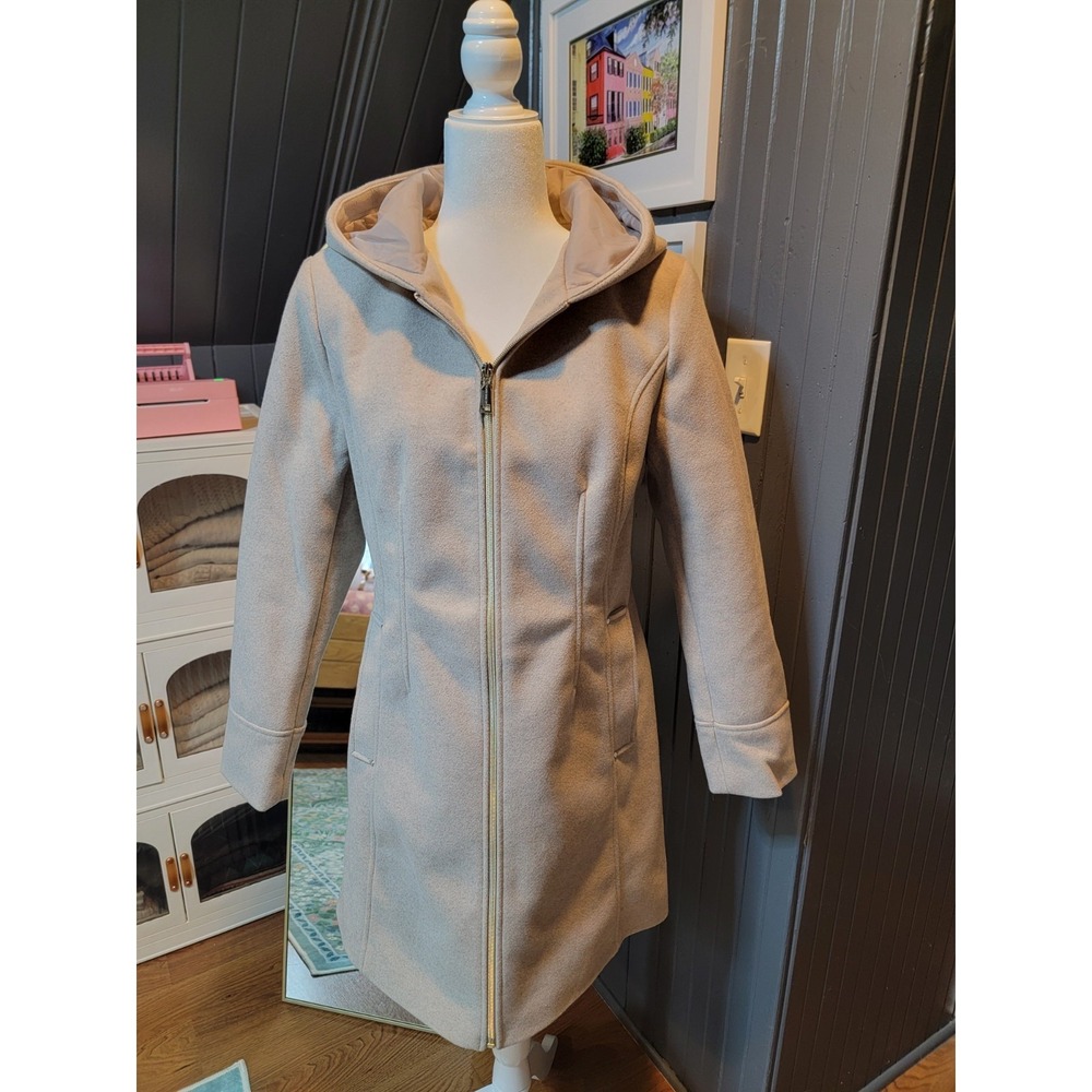 NWOT Vince Camuto Womens Coat - Size M/ M